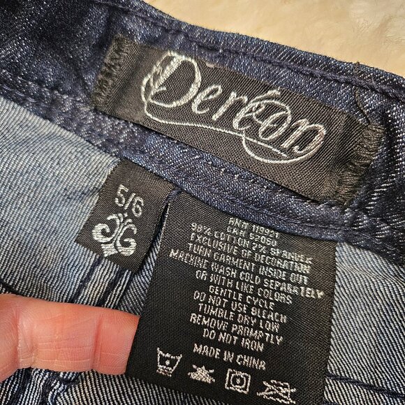 Dereon Women's Blue Dark Wash Skinny Legs Gem Embellished Pockets Jeans 5/6 - Picture 8 of 11